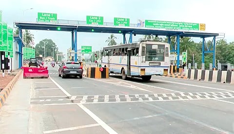 കാസര്ഗോഡ് ദേശീയപാതയില് ടോള് പിരിവ് തുടങ്ങാന് നിര്മാണ കമ്പനി; പ്രതിഷേധത്തിനൊരുങ്ങി പ്രദേശവാസികള്