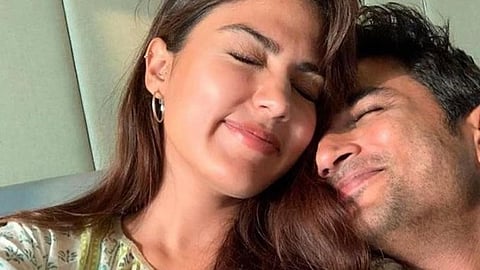 സുശാന്ത് സിംഗ് രാജ്പുത്തിന് ഒപ്പം റിയ ചക്രവർത്തി