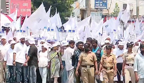 ഉന്നയിക്കുന്നത് മിനിമം വേതനമടക്കം സുപ്രധാന ആവശ്യങ്ങള്; സംസ്ഥാനത്തെ സ്വകാര്യ നഴ്സുമാരുടെ സമരം പുരോഗമിക്കുന്നു