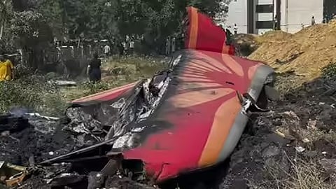 "ബ്ലാക്ക് ബോക്സ് വിവരങ്ങൾ പുറത്തുവിടണം"; പ്രധാനമന്ത്രിക്ക് കത്തെഴുതി അഹമ്മദാബാദ് വിമാനാപകടത്തിലെ ഇരകളുടെ ബന്ധുക്കൾ