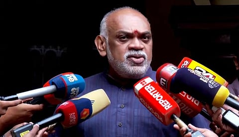 "പൂരം വെടിക്കെട്ട് നടത്തും, ലൈസന്സിക്ക് 6000 കിലോ വരെ കൈയ്യില് വയ്ക്കാം"; എല്ലാം ചെയ്തത് നിയമപരമായെന്ന് പാറമേക്കാവ് ദേവസ്വം സെക്രട്ടറി