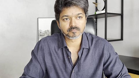 എഐഎഡിഎംകെയുമായി ബന്ധം വേണ്ട; അങ്ങനെ ചെയ്താല് പിന്തുണ പിന്വലിക്കുമെന്ന് വിജയ്ക്ക് മുന്നറിയിപ്പ്
