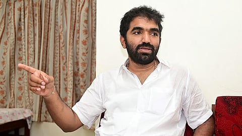 "സ്വന്തം അപ്പനെ കൊല്ലാൻ ശ്രമിച്ചെന്നു വരെ കേട്ടു, നിർഭാഗ്യവാനായ മകനാണ് ഞാൻ"; വികാരാധീനനായി ചാണ്ടി ഉമ്മൻ