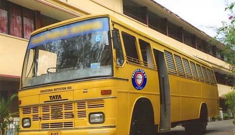 സ്കൂള് ബസ് ജീവനക്കാര്ക്ക് പൊലീസ് ക്ലിയറന്സ് നിര്ബന്ധം; ക്രിമിനൽ പശ്ചാത്തലമുള്ളവരെ ഒഴിവാക്കും; നിര്ദേശവുമായി വിദ്യാഭ്യാസ വകുപ്പ്