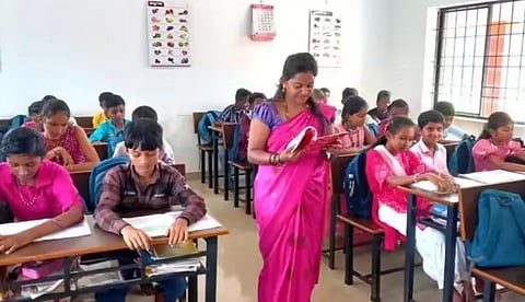 സ്ഥാനക്കയറ്റം നല്കുന്നില്ല; സര്ക്കാര് സ്കൂള് അധ്യാപകര് പ്രതിസന്ധിയില്