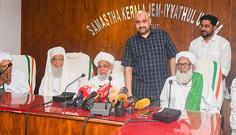 മാനുഷികപരമായ സ്നേഹമാണ് പ്രകടമായതെന്ന് ജിഫ്രി മുത്തുക്കോയ തങ്ങള്; സമസ്ത നേതാക്കളെ കണ്ട് അബ്ദുള് റഹീം