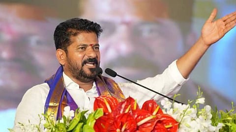 പ്രചോദനം ഹിറ്റ്ലര്, പ്രവര്ത്തനശൈലി ഇസ്രയേലിന് തുല്യം; തെലങ്കാനയിലെ 'ഹൈഡ്ര' സംഘത്തെ പ്രകീര്ത്തിച്ച് രേവന്ത് റെഡ്ഡി
