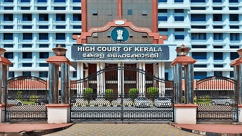 നടിയെ അക്രമിച്ച കേസ്; മെമ്മറി കാർഡ് കേസിൽ പുനരന്വേഷണം ആവശ്യപ്പെട്ടുള്ള ഹർജി പരിഗണിക്കുന്നതിൽ പുതിയ ബഞ്ചും പിൻമാറി