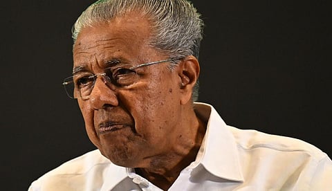 കോണ്ഗ്രസ് വാഗ്ദാനങ്ങളെല്ലാം വെറും വോട്ട് തട്ടാനുള്ള തന്ത്രം, ഭരണം ലഭിച്ചപ്പോള് വെള്ളാപ്പള്ളി എങ്ങനെ അഭിമതനായി?: പിണറായി വിജയൻ