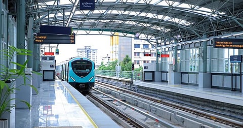 കൊച്ചി മെട്രോ പേര് മാറ്റാൻ നീക്കമില്ല; തെറ്റിദ്ധാരണ മാത്രമെന്ന് കെഎംആർഎൽ