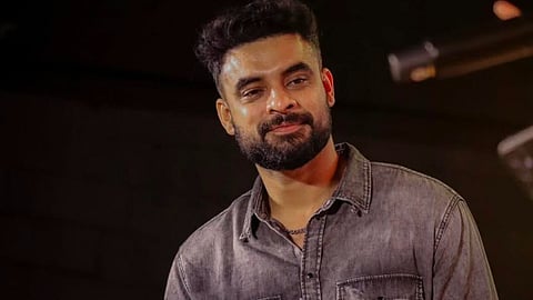 ടൊവിനോ തോമസിന്റെ പേരിൽ വ്യാജ ഇമെയിൽ തട്ടിപ്പ്; മുന്നറിയിപ്പുമായി താരം