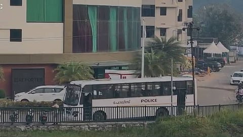 റിപ്പോർട്ടർ ടിവി ആസ്ഥാനത്തെ പൊലീസ് നടപടി; പ്രതിഷേധാർഹമെന്ന് പിണറായി വിജയൻ