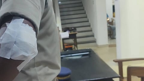 ഒറ്റപ്പാലത്ത് ഗണേശോത്സവ ഘോഷയാത്രയ്ക്കിടെ അടിപിടി;
വനിതാ പൊലീസുകാരി ഉൾപ്പെടെ രണ്ടുപേർക്ക് പരിക്ക്