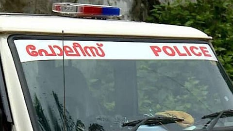 കൊച്ചിയിൽ കൂട്ട ബലാത്സംഗം;
പ്രതികൾക്കായി തിരച്ചിൽ