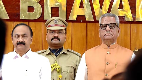 കേരളാ ഗവർണറായി സത്യപ്രതിജ്ഞ ചെയ്തത് ഓംപ്രകാശ് മാഥൂർ; സത്യവാചകം ചൊല്ലിക്കൊടുത്ത് ഹൈക്കോടതി ചീഫ് ജസ്റ്റിസ്