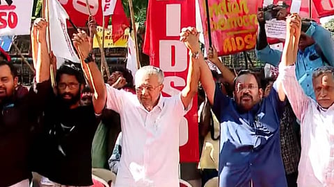 ലോക്ഭവനിലേക്ക് ഇന്ന് മാർച്ച് സംഘടിപ്പിച്ചു
