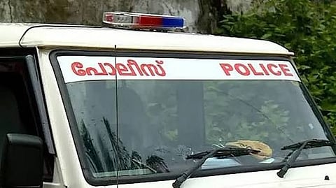 ലൈസൻസില്ലാതെ കാറിലും ബൈക്കിലും കറക്കം; 16കാരന്റെ അമ്മയ്ക്കും ബൈക്ക് ഉടമയ്ക്കുമെതിരെ കേസ്