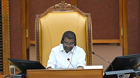 മന്ത്രിമാരുടെയും എംഎൽഎമാരുടെയും ശമ്പള പരിഷ്കരണ ബില്ല് ഏകകണ്ഠമായി പാസാക്കി നിയമസഭ; സന്തോഷത്തോടെ കൈ പൊക്കണമെന്ന് സ്പീക്കർ