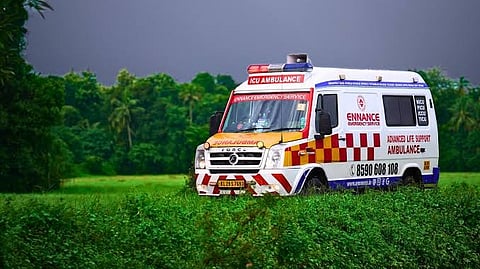 ഉപരാഷ്ട്രപതിയുടെ വാഹനവ്യൂഹത്തിനിടെയുള്ള ബ്ലോക്ക് മറികടന്നു; ഗുരുതരാവസ്ഥയിലുള്ള രോഗിയുമായി പോയ ആംബുലൻസ് ഡ്രൈവർക്കെതിരെ കേസ്