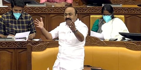 'ഫണ്ട് നല്കാതെ സര്ക്കാര് തദ്ദേശസ്ഥാപനങ്ങളെ വീര്പ്പുമുട്ടിയ്ക്കുന്നു'; നിയമസഭയില് ഭരണ-പ്രതിപക്ഷ വാക്പോര്