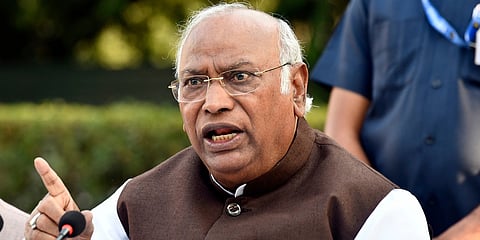 ബുൾഡോസർ നിയമങ്ങൾ നടപ്പാക്കാൻ ഇന്ത്യ അനുവദിക്കില്ല; പുതിയ ക്രിമിനൽ നിയമങ്ങൾക്കെതിരെ മല്ലികാർജുൻ ഖാർഗെ