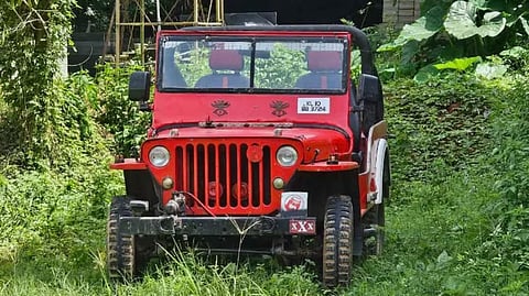 രൂപമാറ്റം വരുത്തിയ ജീപ്പ് പൊലീസ് കസ്റ്റഡിയിലെടുത്തപ്പോൾ