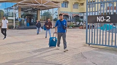 വിദ്യാർഥികൾ മടങ്ങുന്നു; അശാന്തിയിൽ നിന്ന് കരകയറാതെ ബംഗ്ലാദേശ്