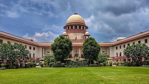 ബില്ലുകൾ രാഷ്ട്രപതിക്ക് വിട്ട നടപടി; സംസ്ഥാനങ്ങളുടെ ഹർജിയിൽ കേന്ദ്രത്തിന് സുപ്രീം കോടതി നോട്ടീസ്