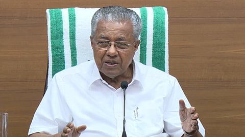 ഇനിയും 206 പേരെ കണ്ടെത്താനുണ്ട്, പരമാവധി ജീവനുകളെ രക്ഷിക്കുകയാണ് ലക്ഷ്യം, മൃതദേഹങ്ങൾ തിരിച്ചറിയാൻ പ്രയാസം നേരിടുന്നു: മുഖ്യമന്ത്രി