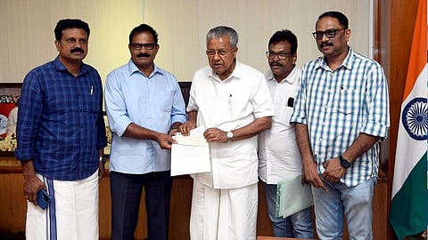 വയനാട് ദുരിതാശ്വാസം; കേബിള് ടിവി ഓപ്പറേറ്റേഴ്സ് അസോസിയേഷന് 25 ലക്ഷം രൂപ നല്കി