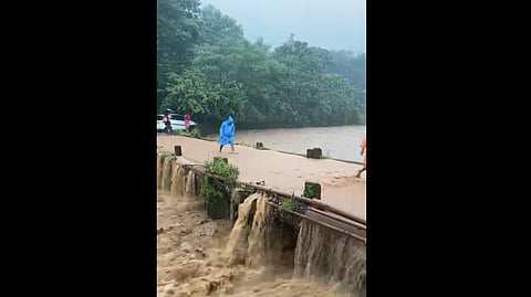 കരുവാരക്കുണ്ടിൽ മലവെള്ളപ്പാച്ചിൽ: മഴ മുന്നറിയിപ്പിൽ മാറ്റം