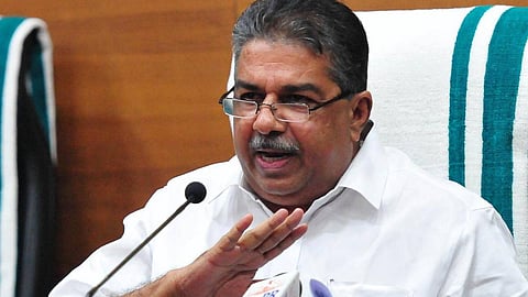 സജി ചെറിയാൻ്റെ ഔദ്യോഗിക വസതിയിൽ യൂത്ത് കോൺഗ്രസ് പ്രതിഷേധം