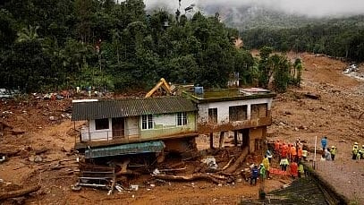 ചൂരൽമല ഉരുൾപൊട്ടൽ: ദുരിതബാധിതരുടെ പുനരധിവാസം ചർച്ച ചെയ്യാനുള്ള സർവകക്ഷി യോഗം നാളെ