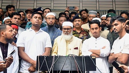 "ഇന്ത്യ അടിച്ചേല്പ്പിച്ച ദേശീയ ഗാനം വേണ്ട"; ബംഗ്ലാദേശില് ആവശ്യം ശക്തം; തല്ക്കാലം വിവാദങ്ങള്ക്കില്ലെന്ന് ഇടക്കാല സർക്കാർ