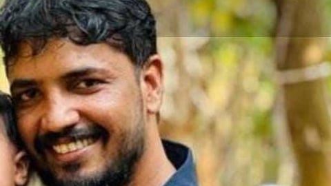 രക്തം വാര്ന്ന് റോഡില് കിടന്നത് ഇരുപത് മിനുട്ട്; കണ്ണൂരില് കാറും ബൈക്കും കൂട്ടിയിടിച്ച് യുവാവ് മരിച്ചു