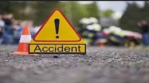 കോട്ടയത്ത് കാർ പാടശേഖരത്തിലേക്ക് മറിഞ്ഞ് അപകടം