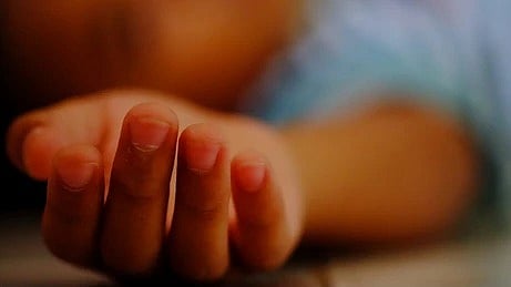 സ്കൂട്ടർ നിയന്ത്രണം വിട്ടു മറിഞ്ഞു; മമ്പാട് രണ്ട് പേർ മരിച്ചു