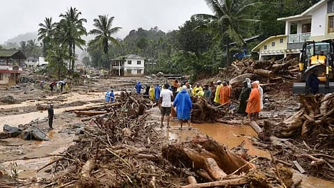 വയനാട് പുനരധിവാസ മെമ്മോറാണ്ടം: തെറ്റായ വാര്ത്തകള് കേന്ദ്ര സഹായത്തെ അടക്കം ബാധിക്കും; ആശങ്ക പ്രകടിപ്പിച്ച് മന്ത്രിമാര്