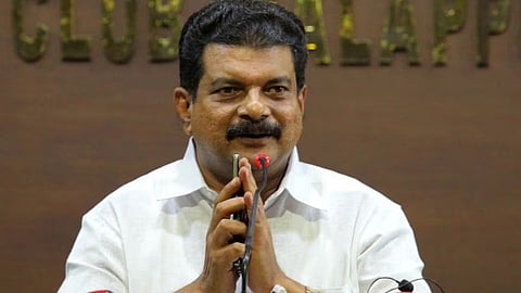 പാതിരാത്രിയിലും വീടിനു ചുറ്റും പൊലീസ്, സുരക്ഷയിൽ ആശങ്കയുണ്ട്: പി.വി. അൻവർ