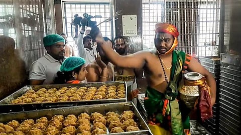 തിരുപ്പതി ലഡു വിവാദം: അന്വേഷണം ആവശ്യപ്പെട്ടുള്ള ഹർജികൾ കോടതി തിങ്കളാഴ്ച പരിഗണിക്കും