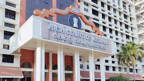 മാധ്യമ സ്വാതന്ത്ര്യം ഇല്ലെങ്കില് ജനാധിപത്യമില്ല; പ്രത്യേക അവകാശം നിഷേധിക്കാനാവില്ലെന്ന് ഹൈക്കോടതി