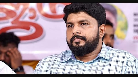 പി.വി. അൻവർ പി.സി. ജോർജിന്റെ തുടർച്ച, പിണറായിയുടെ പാരമ്പര്യം വർഗീയശക്തികളോട് ഏറ്റുമുട്ടിയത്: വി. വസീഫ്