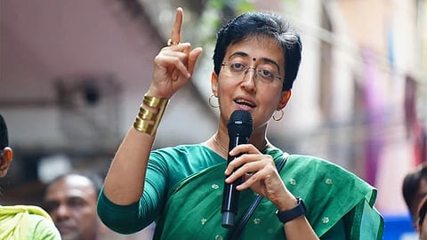 "ബിജെപി വേണമെങ്കില് ബംഗ്ലാവ് എടുത്തോട്ടെ, ഞങ്ങള് ജീവിക്കുന്നത് ജനങ്ങളുടെ ഹൃദയത്തിലാണ്"