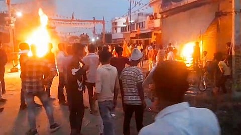 യുപിയിൽ ദുർഗാ പൂജയ്ക്കിടെ സംഘർഷം; ഒരു മരണം, നിരവധി പേർക്ക് പരുക്ക്