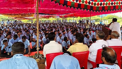 ജോലി ചെയ്യാൻ തയ്യാർ; സാംസങ് തൊഴിലാളികൾ പണിമുടക്ക് പിൻവലിച്ചു