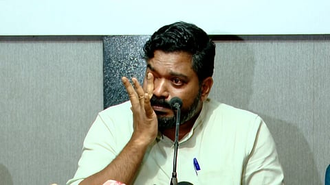 വടകരയില് ഒരു മുസ്ലീം വേണമെന്നത് ആരുടെ തീരുമാനം? ഇപ്പോള് നടന്നത് പാലക്കാട്-വടകര-ആറന്മുള കരാര്: എ.കെ. ഷാനിബ്