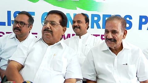 കോഴ വിവാദം: എൻസിപിയിൽ പോര് മുറുകുന്നു; പി.സി. ചാക്കോയുടെ മൗനത്തെ ചോദ്യം ചെയ്ത് ഒരു വിഭാഗം പ്രവർത്തകർ
