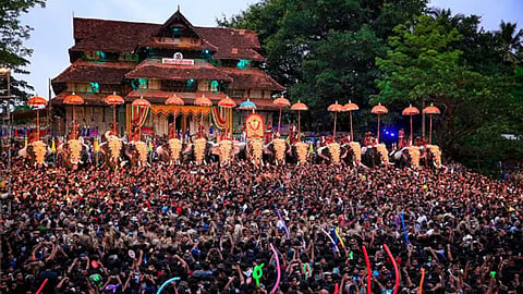 തൃശൂർ പൂരം കലക്കലിൽ ഒടുവിൽ കേസ്; എഫ്ഐആർ രജിസ്റ്റർ ചെയ്തത് പ്രത്യേക അന്വേഷണ സംഘത്തിലെ സിഐയുടെ പരാതിയിൽ