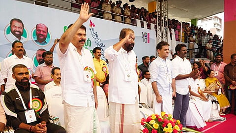 "ഒരായിരം ഒളിംപിക്സ് മെഡലുകളുമായി നാടിൻ്റെ അഭിമാനമാകൂ", ഭാവി താരങ്ങളെ ആശീർവദിച്ച് മമ്മൂക്ക; കൊച്ചിയിൽ കൊട്ടിക്കേറി സ്കൂൾ കായിക മാമാങ്കം