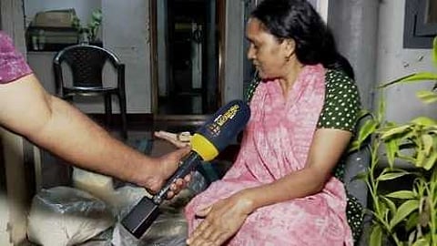 ദുരിതബാധിതരോട് വീണ്ടും അവഗണന; ദുർഗന്ധമുള്ളതും പുഴുവരിച്ചതുമായ അരി വിതരണം ചെയ്തെന്ന് പരാതി